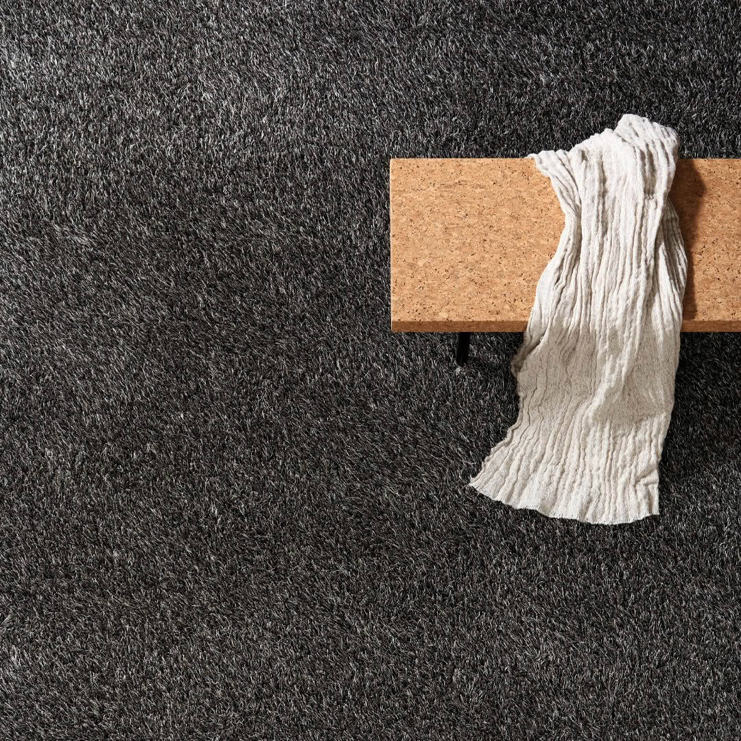 Wild-_col.--grey_linen-wool-long-pile_tufted-carpet