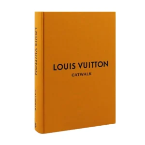 LOUIS VUITTON - CATWALK BOOK