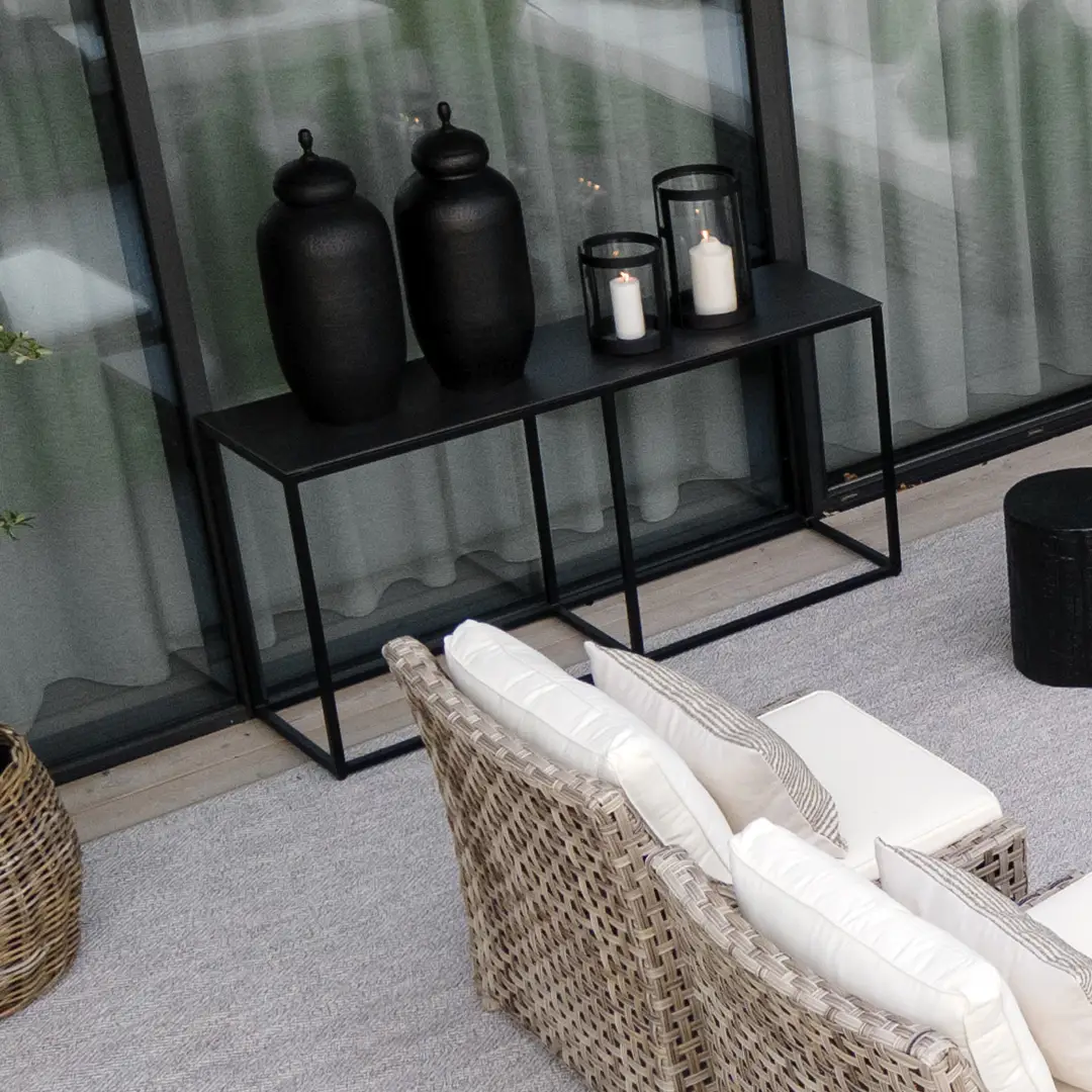 Romano-Console_3 Outdoor balcony with decorative vases and candles on table