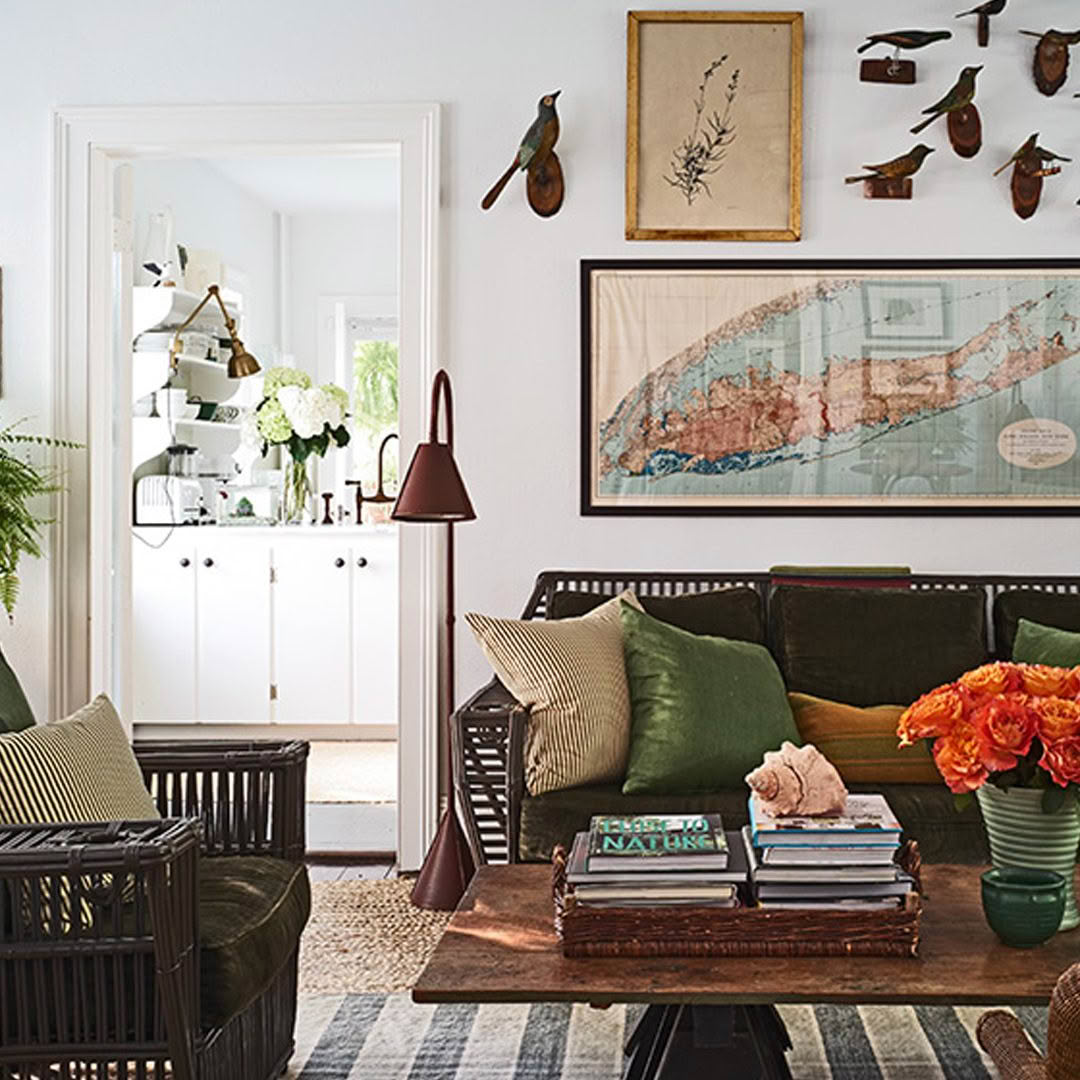 Alfredo-Paredes-at-Home_3 Cozy living room with vintage decor and colorful accents